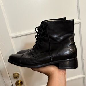 Arita black leather boots